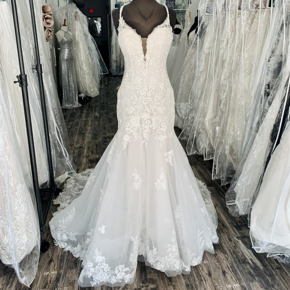 Allure #3552, Brand New Wedding Dress, Wedding Gown, Bridal Gown Size 10